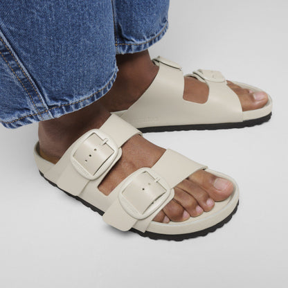 Arizona Big Buckle Leather in Color New Dressy Oyster | Birkenstock