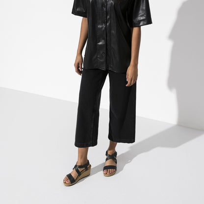 Sibyl Leather in Color Black | Birkenstock