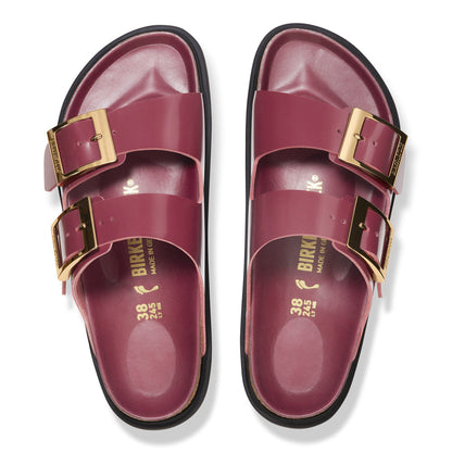 Arizona Droplet Buckle Natural Leather Patent in Color Zinfandel High Shine | Birkenstock