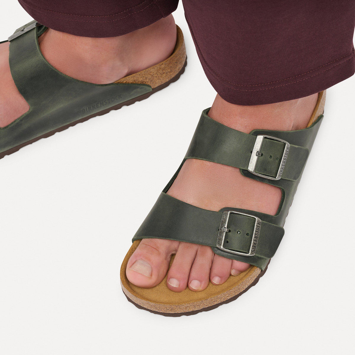 Arizona Oiled Leather in Color Thyme | Birkenstock