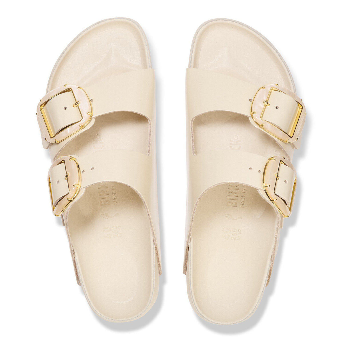 Arizona Big Buckle Pearl Natural Leather Patent in Color High Shine Ecru | Birkenstock