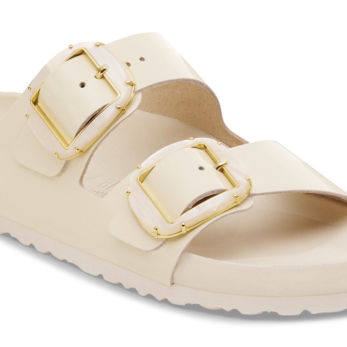 Arizona Big Buckle Pearl Natural Leather Patent in Color High Shine Ecru | Birkenstock