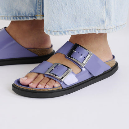 Arizona Droplet Buckle Natural Leather Patent in Color High Shine Purple Dusk | Birkenstock