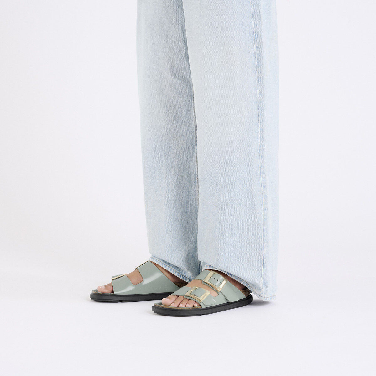 Arizona Droplet Buckle Natural Leather Patent in Color High Shine Pure Sage | Birkenstock