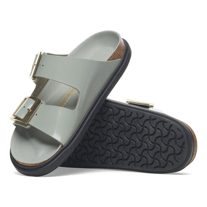 Arizona Droplet Buckle Natural Leather Patent in Color High Shine Pure Sage | Birkenstock