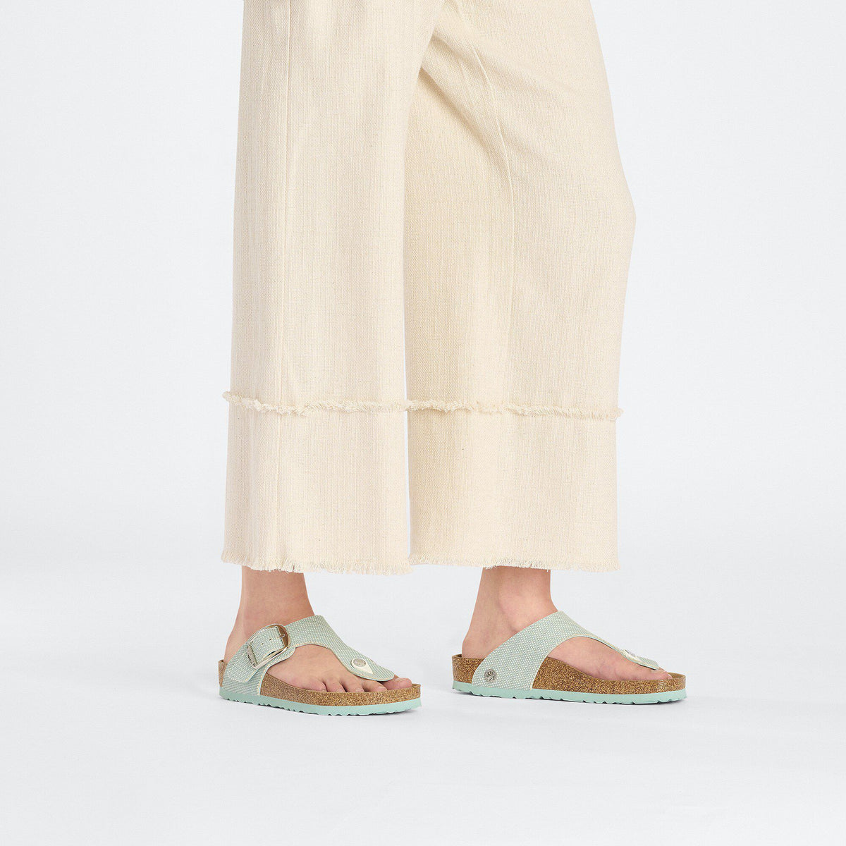 Gizeh Vegan Big Buckle Textile in Color Canvas Surf Green | Birkenstock