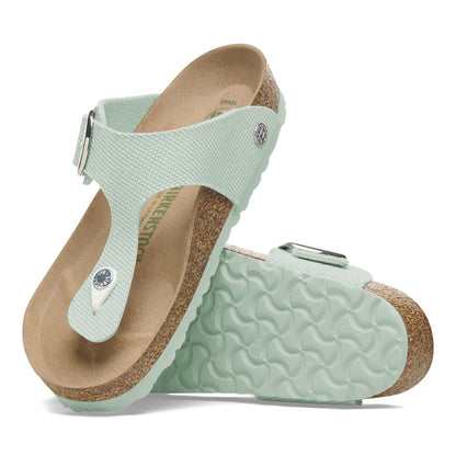 Gizeh Vegan Big Buckle Textile in Color Canvas Surf Green | Birkenstock