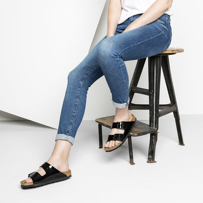 Arizona Birko-Flor Patent in Color Black Patent | Birkenstock
