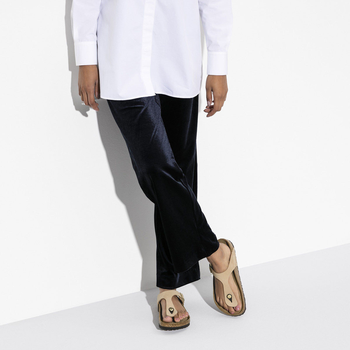 Gizeh Soft Footbed Nubuck Leather in Color Sandcastle | Birkenstock