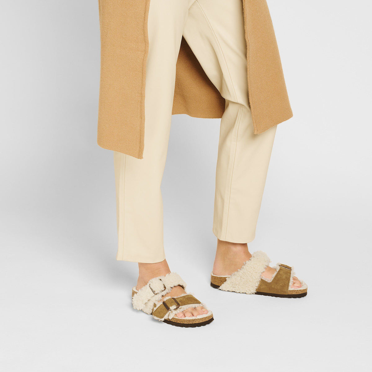 Arizona Teddy Split Suede Leather-Shearling in Color Mink | Birkenstock