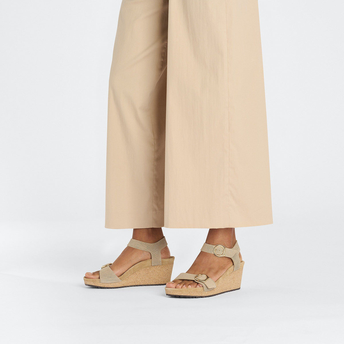 Soley Embossed Leather in Color Sandcastle | Birkenstock