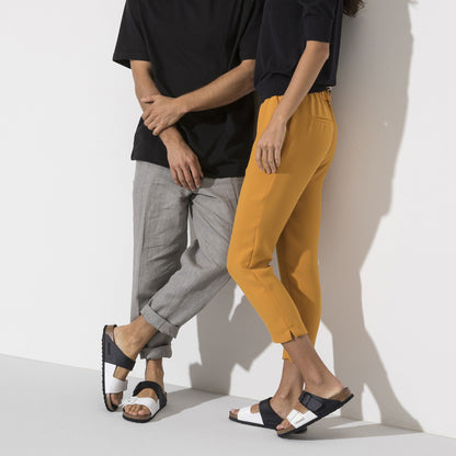 Arizona Split Birko-Flor in Color Black/White | Birkenstock