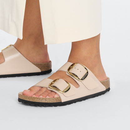 Arizona Big Buckle Natural Leather Patent in Color High Shine New Beige | Birkenstock