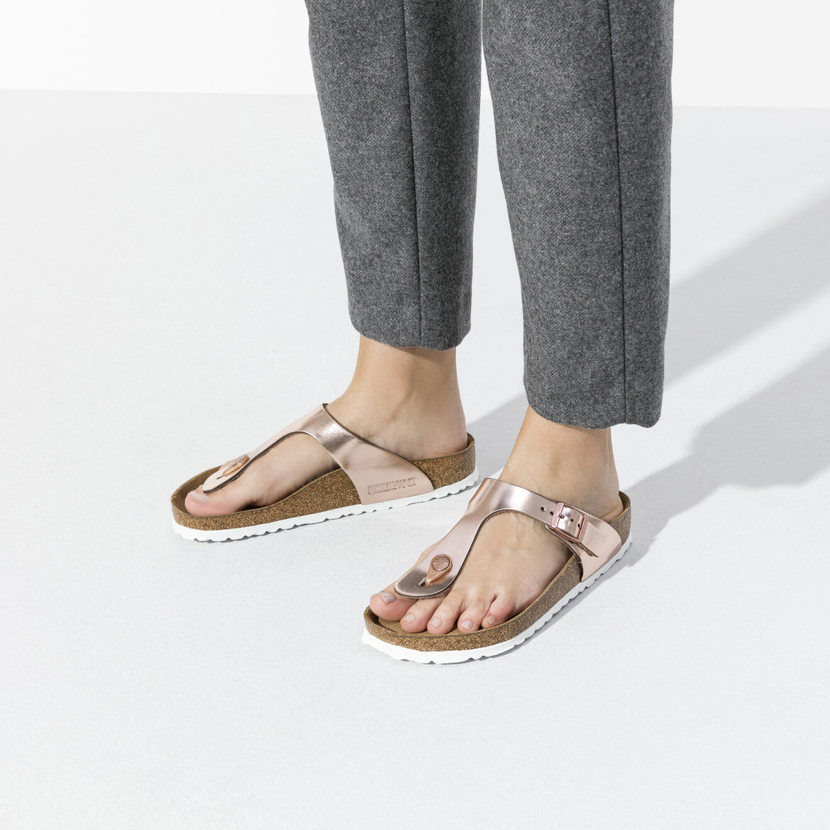 Gizeh Soft Footbed Leather in Color Metallic Copper | Birkenstock