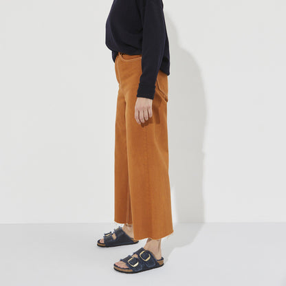 Arizona Big Buckle Shearling Oiled Leather in Color Midnight Blue | Birkenstock