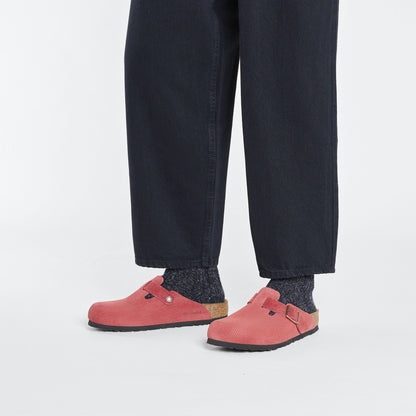 Boston Suede Embossed in Color Corduroy Sienna Red | Birkenstock