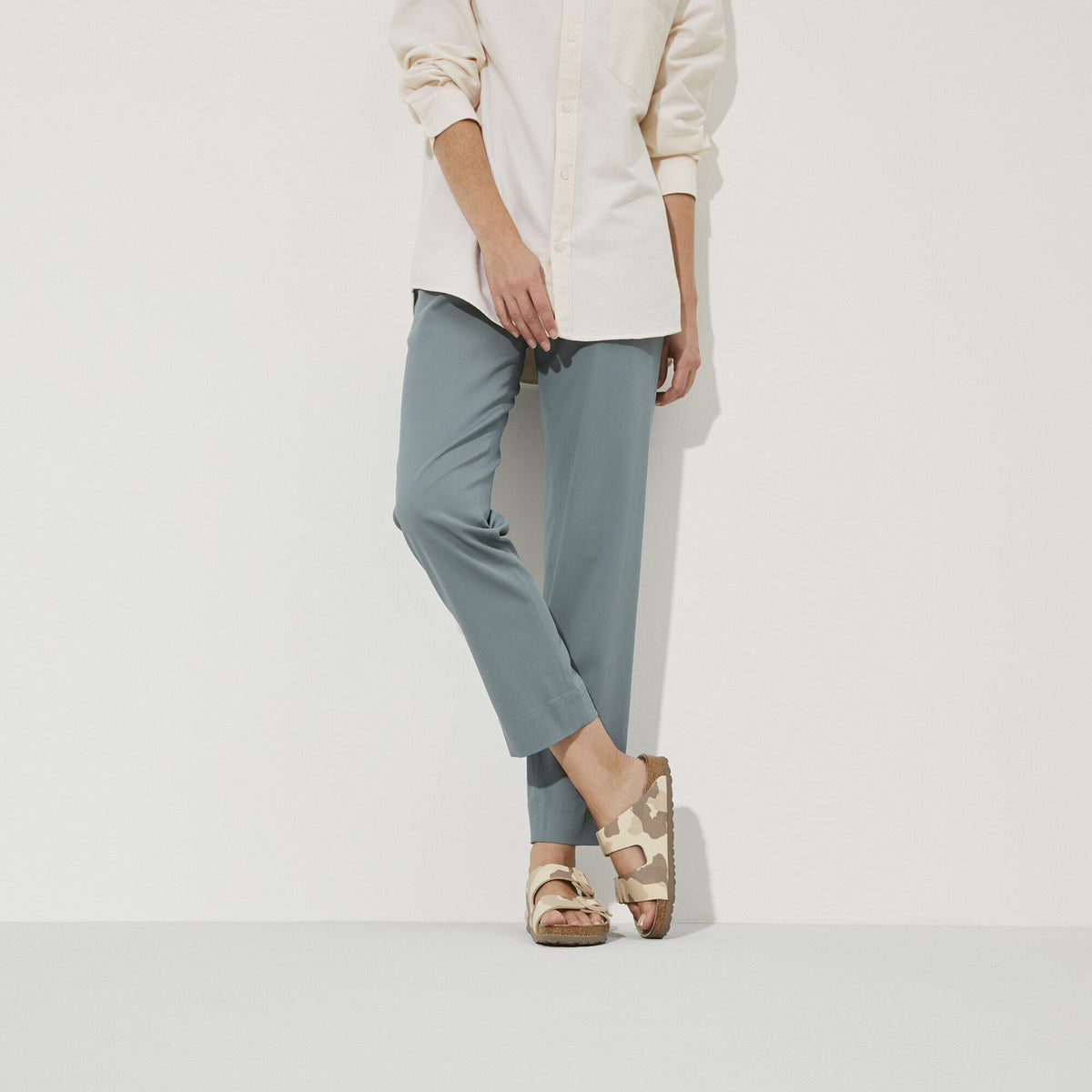 Arizona Soft Footbed Birko-Flor in Color Desert Soil Gray/Taupe | Birkenstock