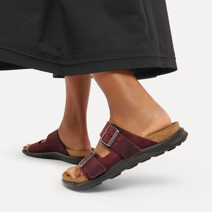 Arizona Crosstown Women Oiled Leather in Color Zinfandel | Birkenstock