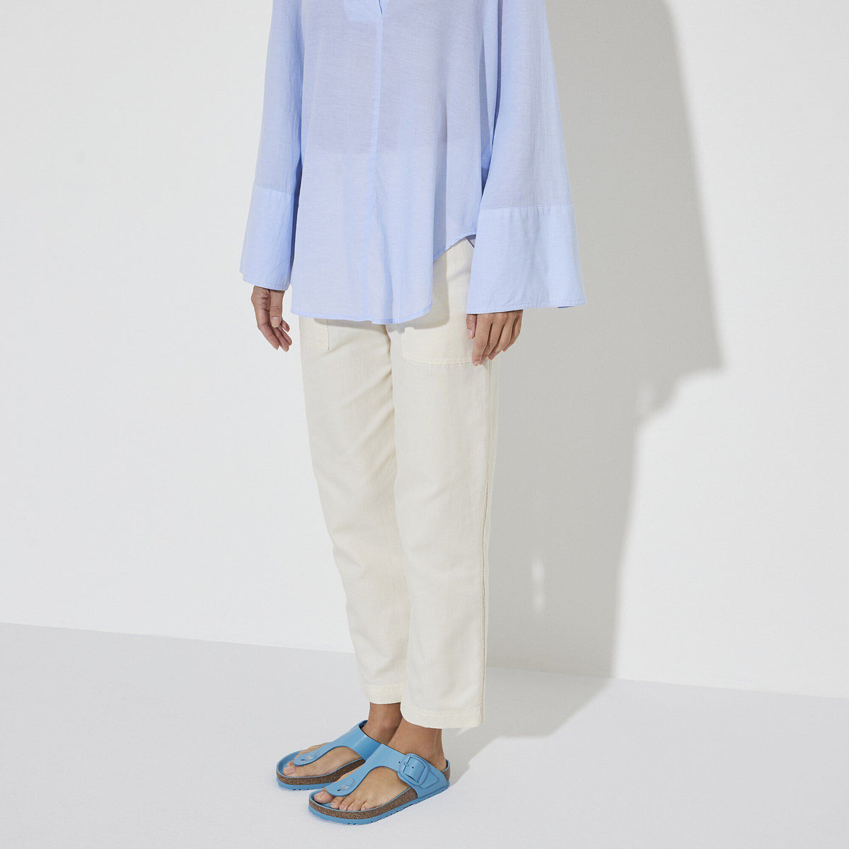 Gizeh Big Buckle Natural Leather Patent in Color High Shine Sky Blue | Birkenstock