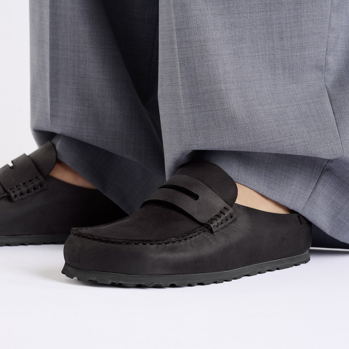 Naples Wrapped Oiled Leather in Color Black | Birkenstock