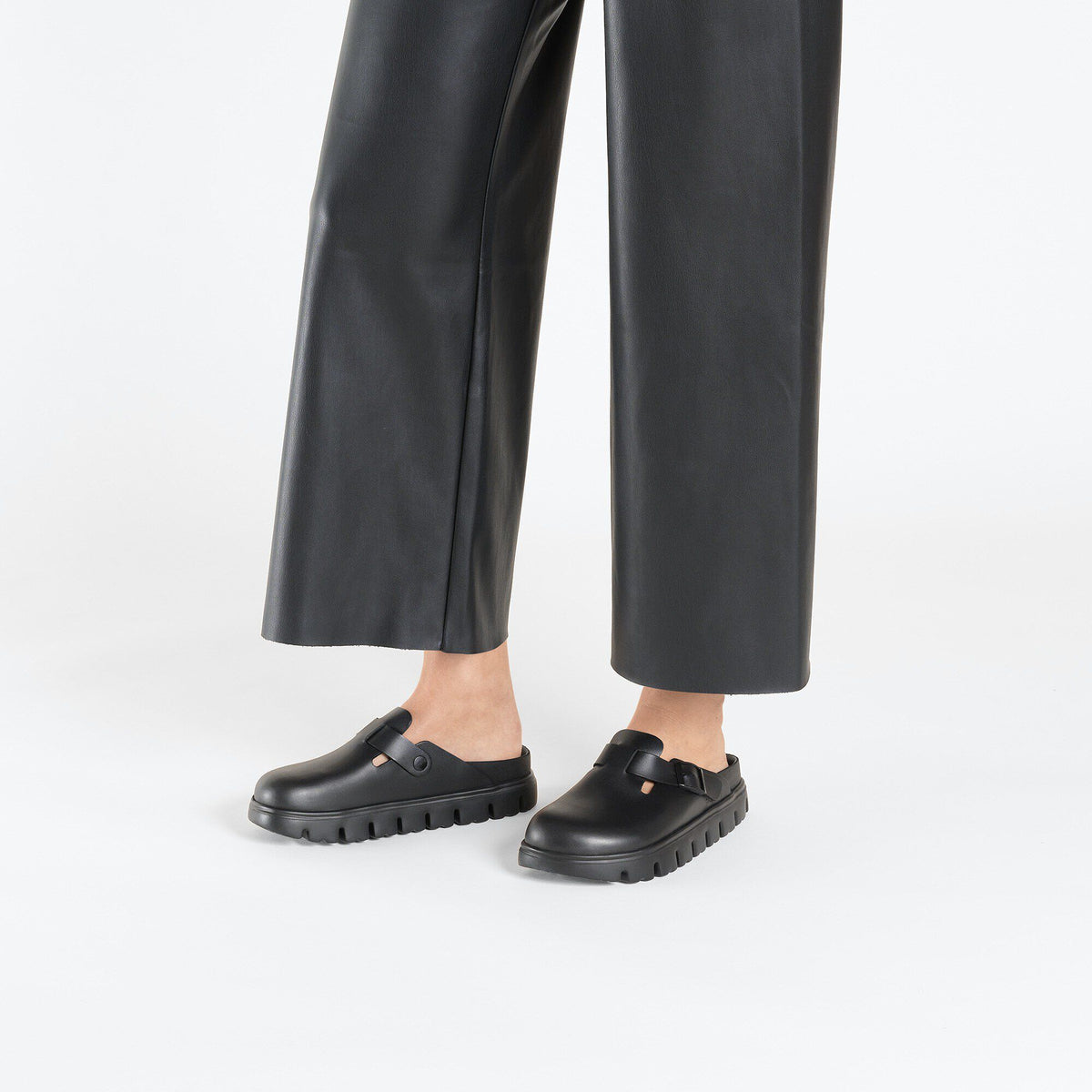 Boston Chunky Leather in Color Black | Birkenstock