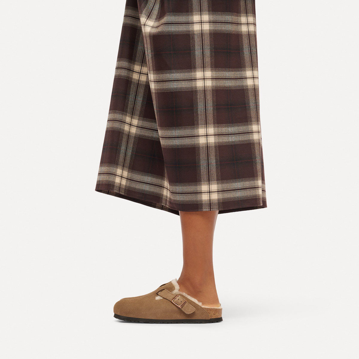 Boston Shearling Suede Leather in Color Dark Tea | Birkenstock