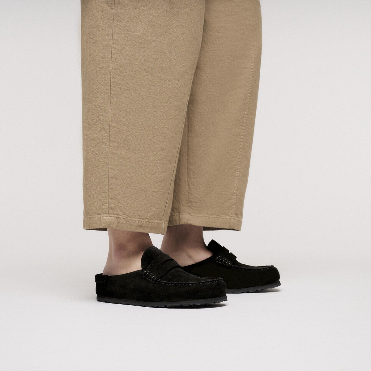 Naples Wrapped Suede Leather in Color Black | Birkenstock