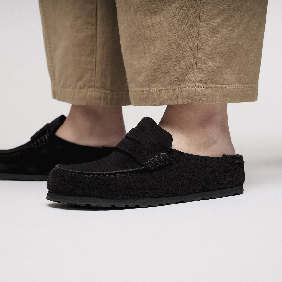Naples Wrapped Suede Leather in Color Black | Birkenstock