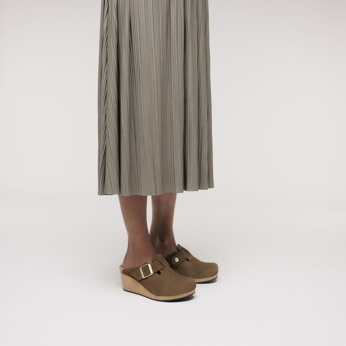 Fanny Suede Leather in Color Dark Tea | Birkenstock