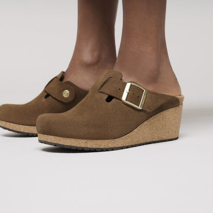 Fanny Suede Leather in Color Dark Tea | Birkenstock