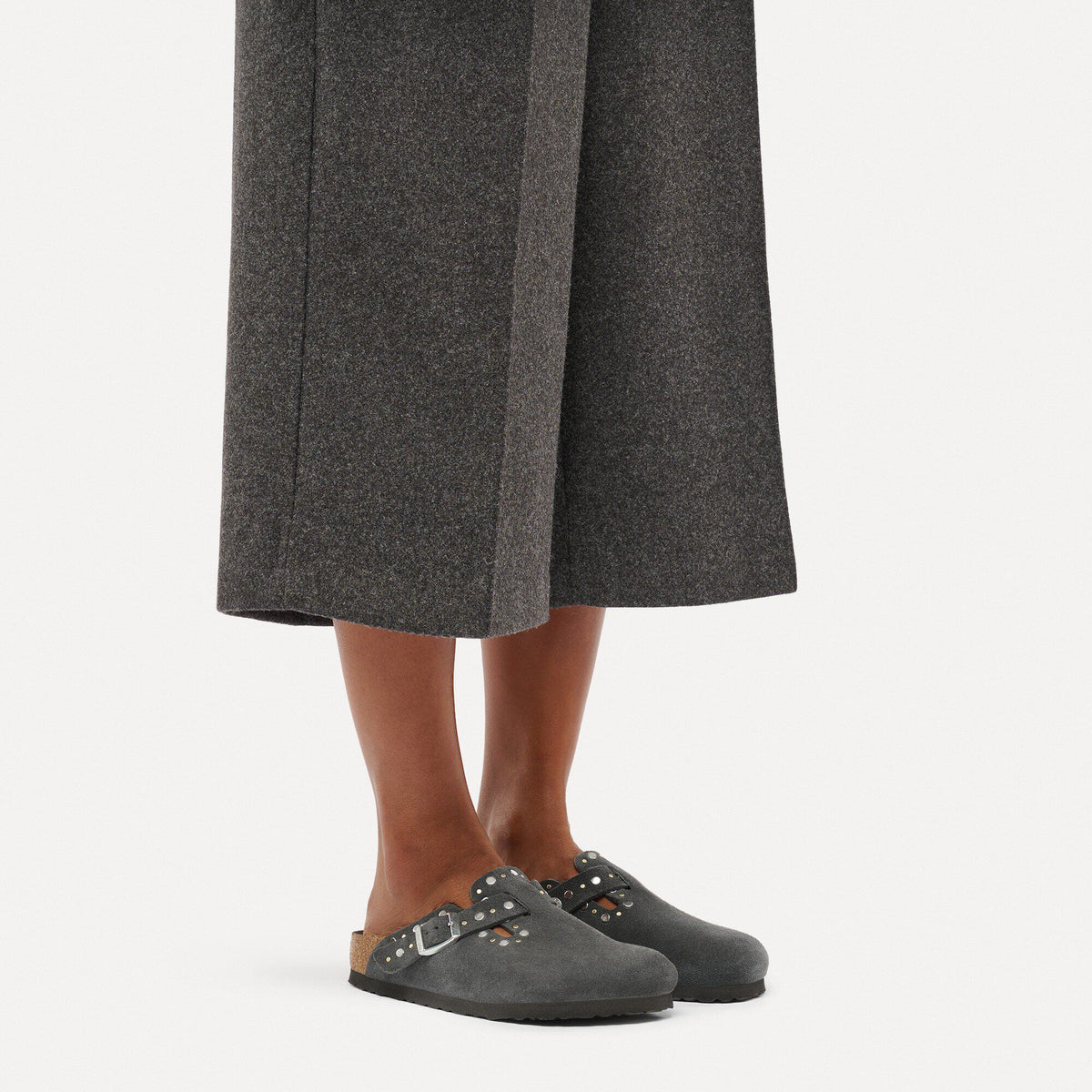 Boston Rivets Suede Leather in Color Charcoal Tonal | Birkenstock
