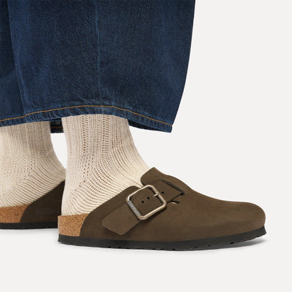 Boston Wire Buckle Nubuck Leather in Color Mocha | Birkenstock
