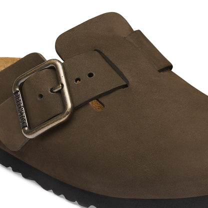 Boston Wire Buckle Nubuck Leather in Color Mocha | Birkenstock