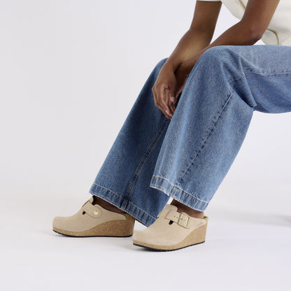 Fanny Suede Leather in Color Warm Sand | Birkenstock