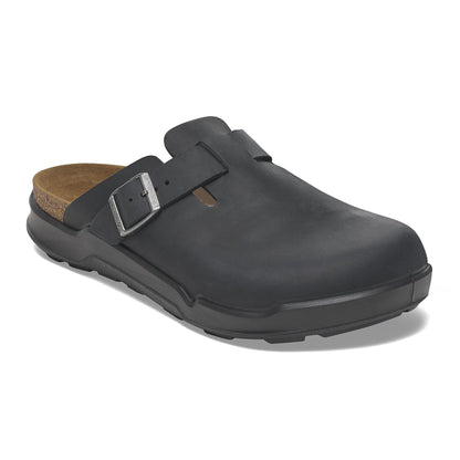 Boston Crosstown Oiled Leather in Color Black | Birkenstock