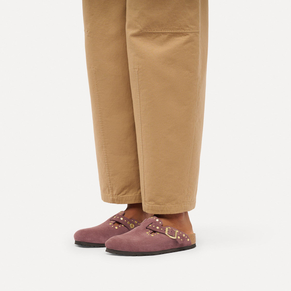 Boston Rivets Suede Leather in Color Pepper | Birkenstock