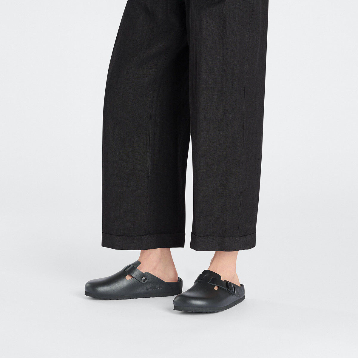 Boston Leather in Color Black | Birkenstock