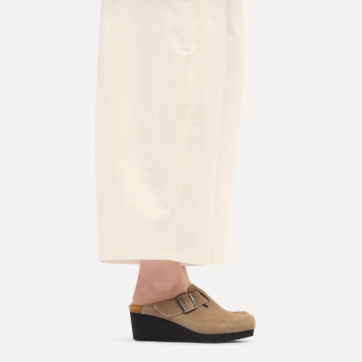 Fanny Suede Leather in Color Gray Taupe/ Black | Birkenstock