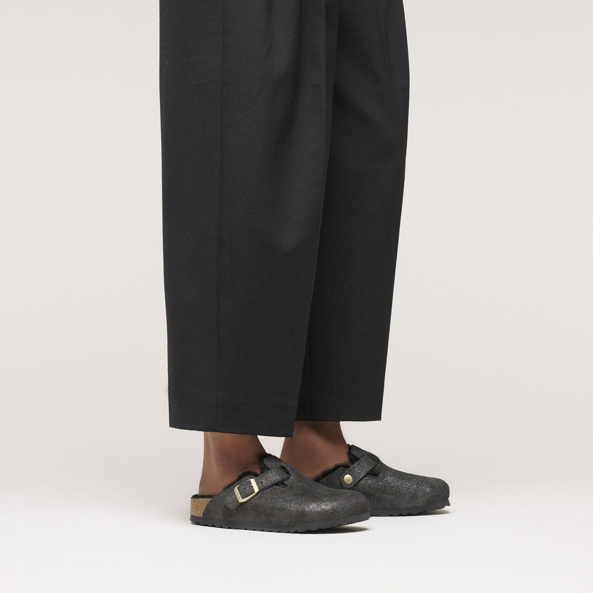 Boston Shearling Suede Leather-Shearling in Color Black Suede Shimemring | Birkenstock