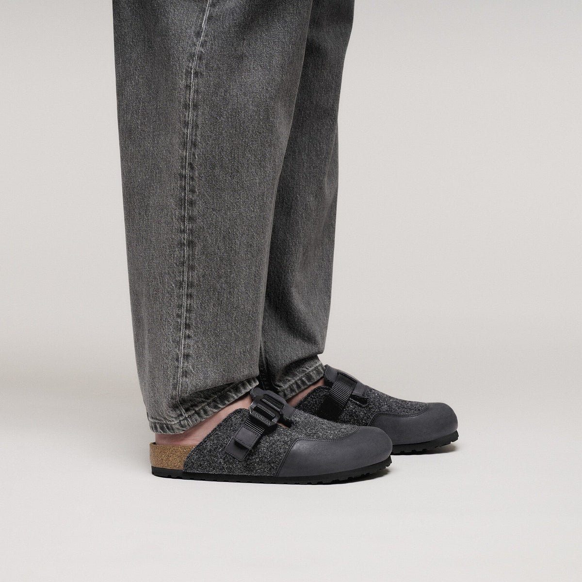 Boston Nova Leather/Textile/Felt in Color Anthracite | Birkenstock