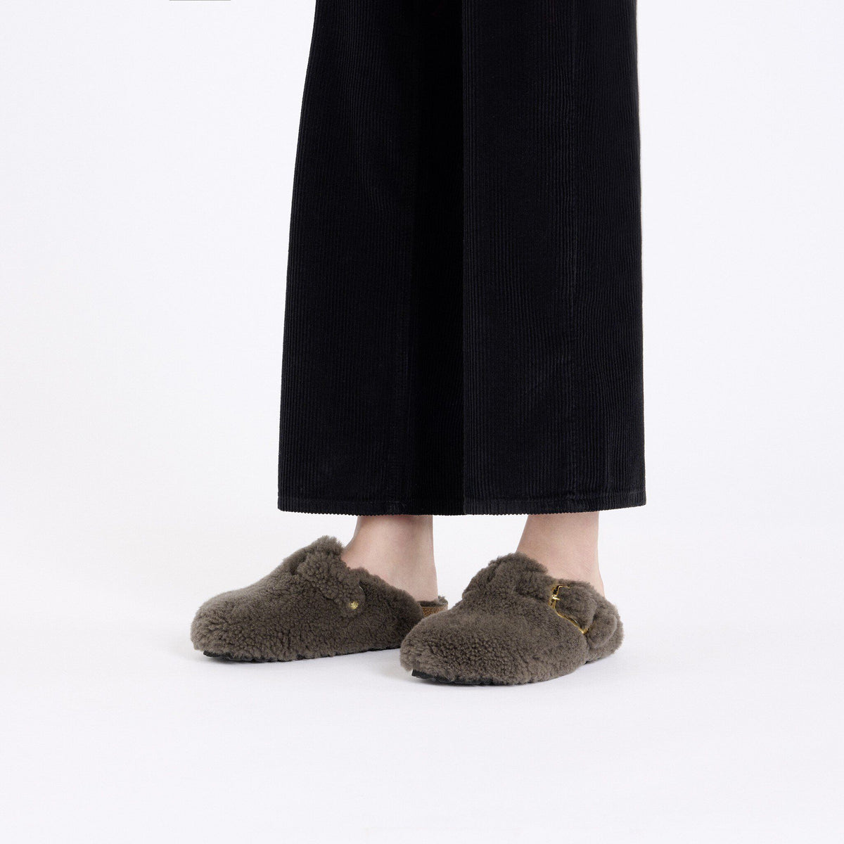 Boston Big Buckle Shearling in Color Concrete Gray | Birkenstock