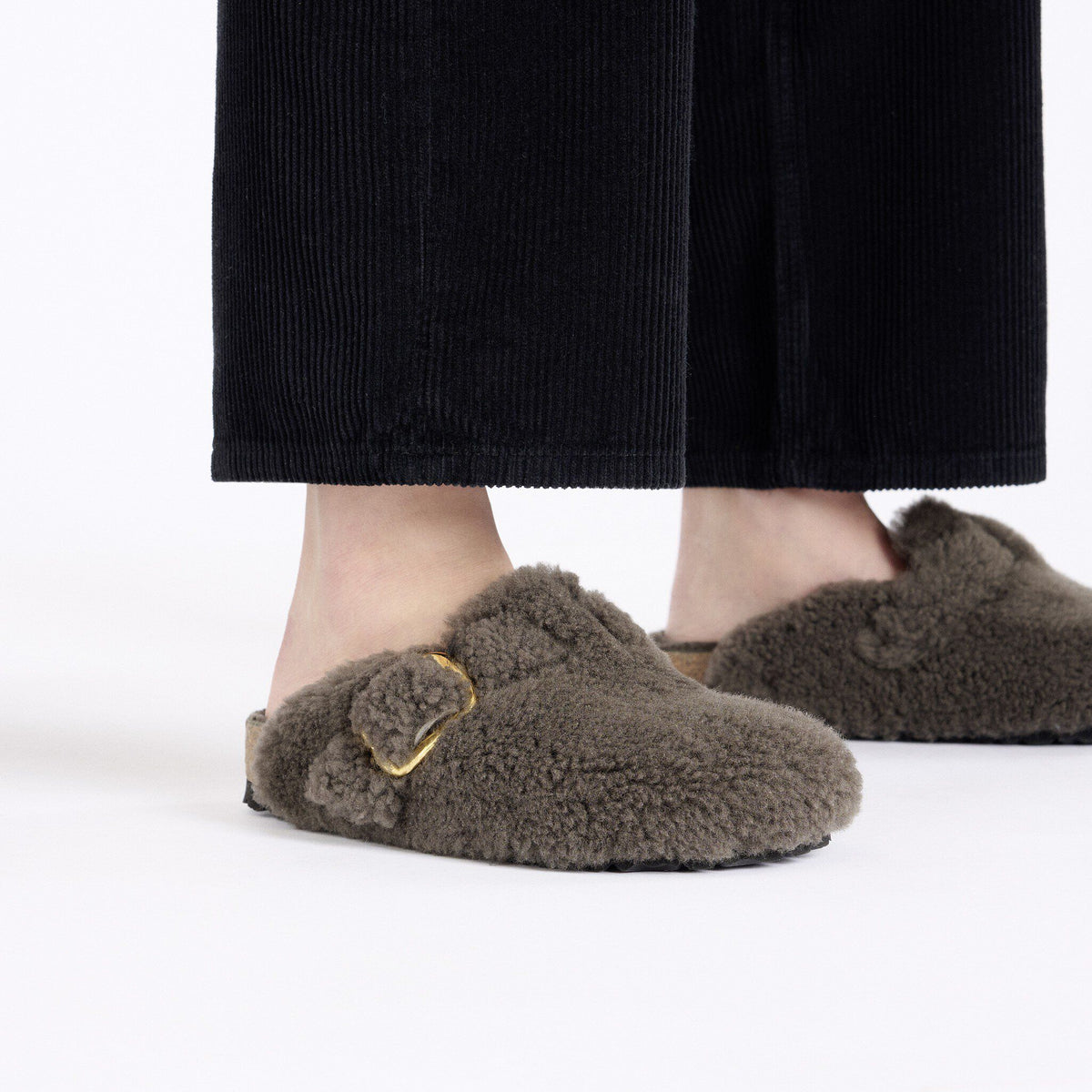 Boston Big Buckle Shearling in Color Concrete Gray | Birkenstock