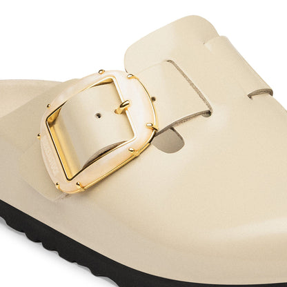 Boston Big Buckle Natural Leather Patent in Color High-Shine Oyster | Birkenstock