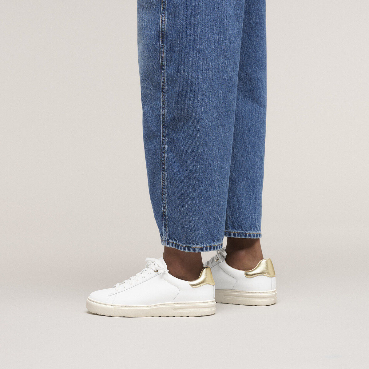 Bend Low Leather in Color White/Gold | Birkenstock