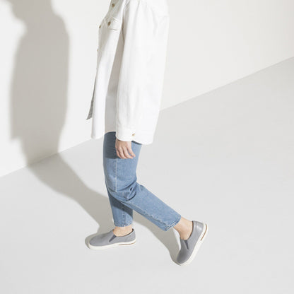 Oswego Leather in Color Gray | Birkenstock