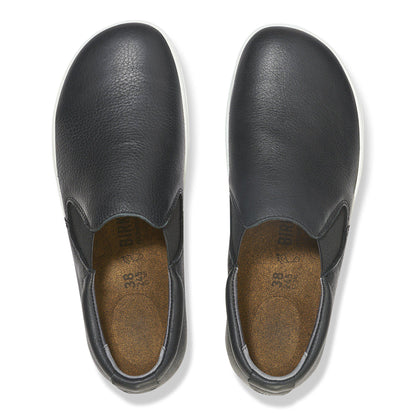 QO 400 Leather in Color Black | Birkenstock
