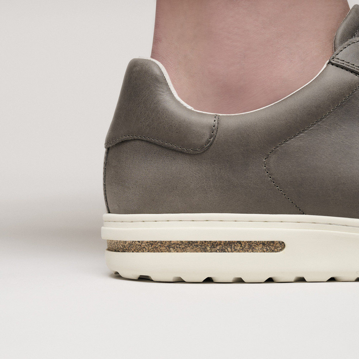 Bend Low Leather in Color Iron | Birkenstock