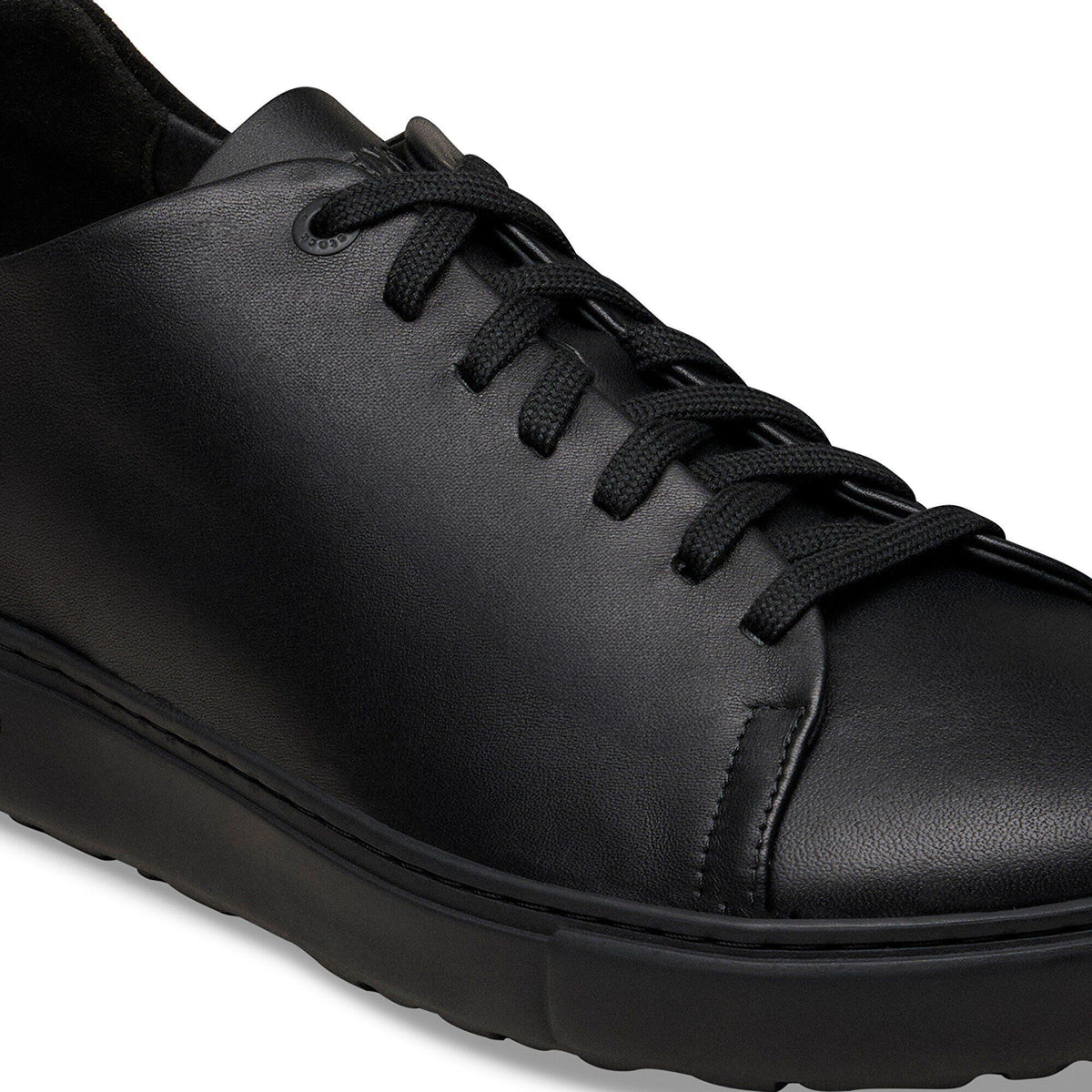 Bend Low Leather in Color Black | Birkenstock