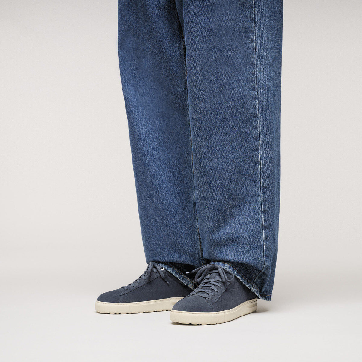 Bend Low Suede Leather in Color New Navy | Birkenstock