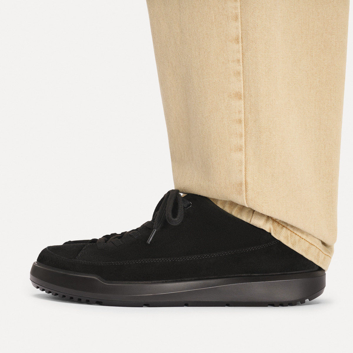 Melbourne Suede Leather in Color Black | Birkenstock